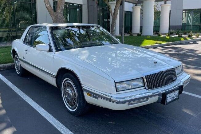 Wallpaper #bLhg2pIBJvJKYCmEEfFw319 1990 Buick Riviera 1 Barn Finds