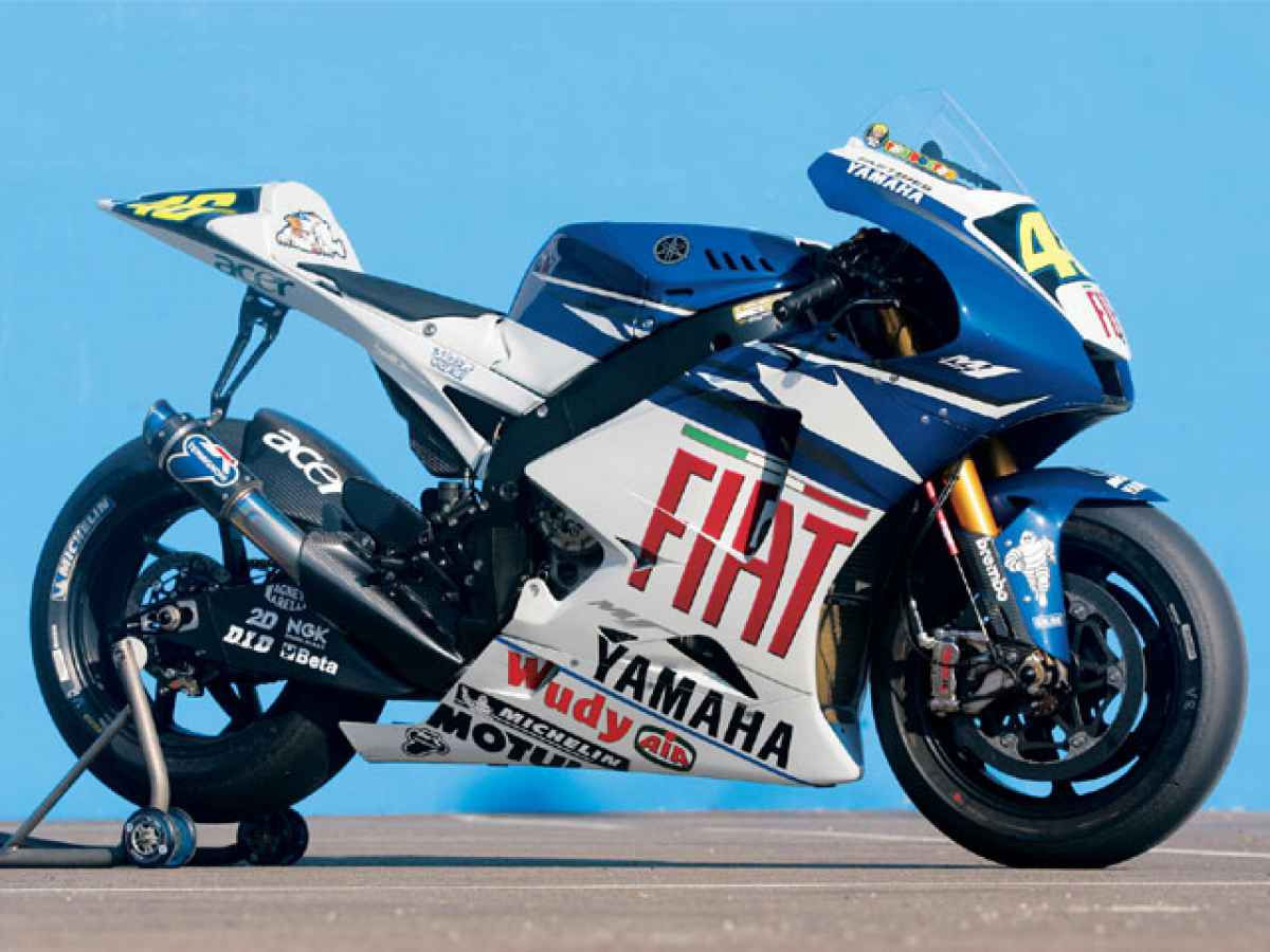 Wallpaper #6hymQJMB8JfcLg2JZvYm157 Evolusi Yamaha Yzr M1 Tunggangan Rossi Bagian 2 Article Plimbi