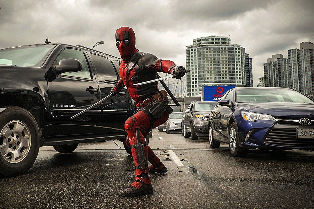 Wallpaper #LxlCDo8BtGB6xQ78L1kA47 New Deadpool Images Show the Merc with a Mouth Ready for Action