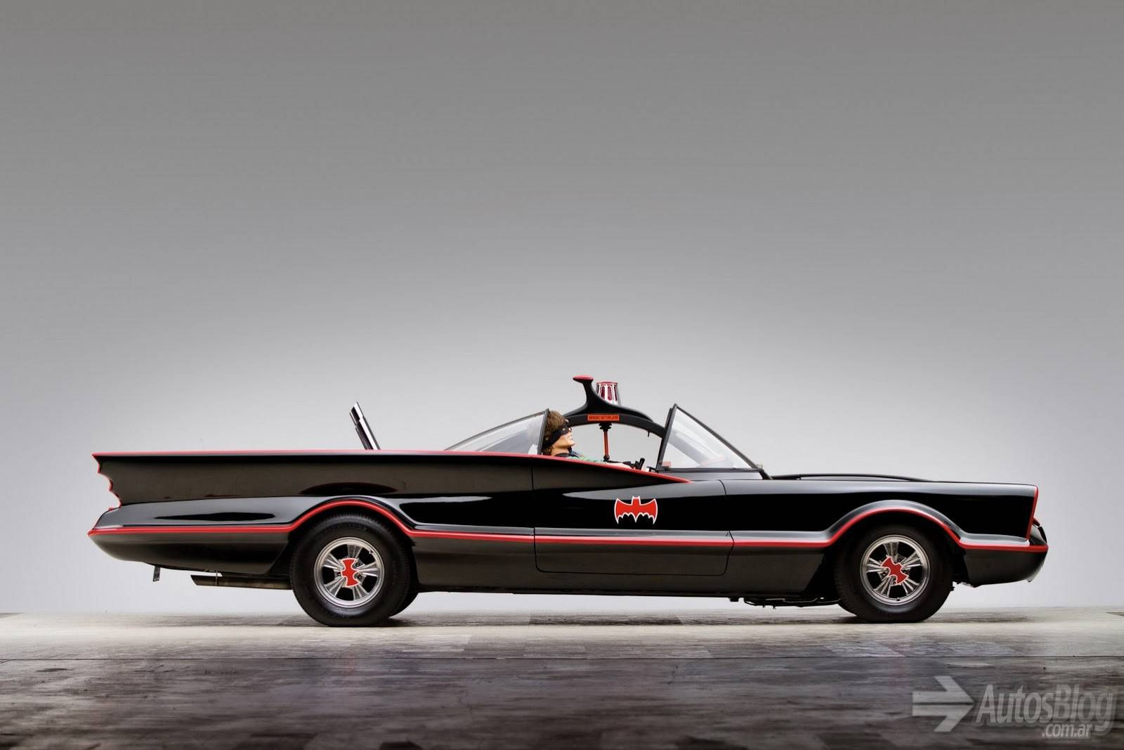 Wallpaper #Me8QS5MBMN-XEVvVGzpt77 Galeria De Fotos Del Batmobile 1966 Autodato