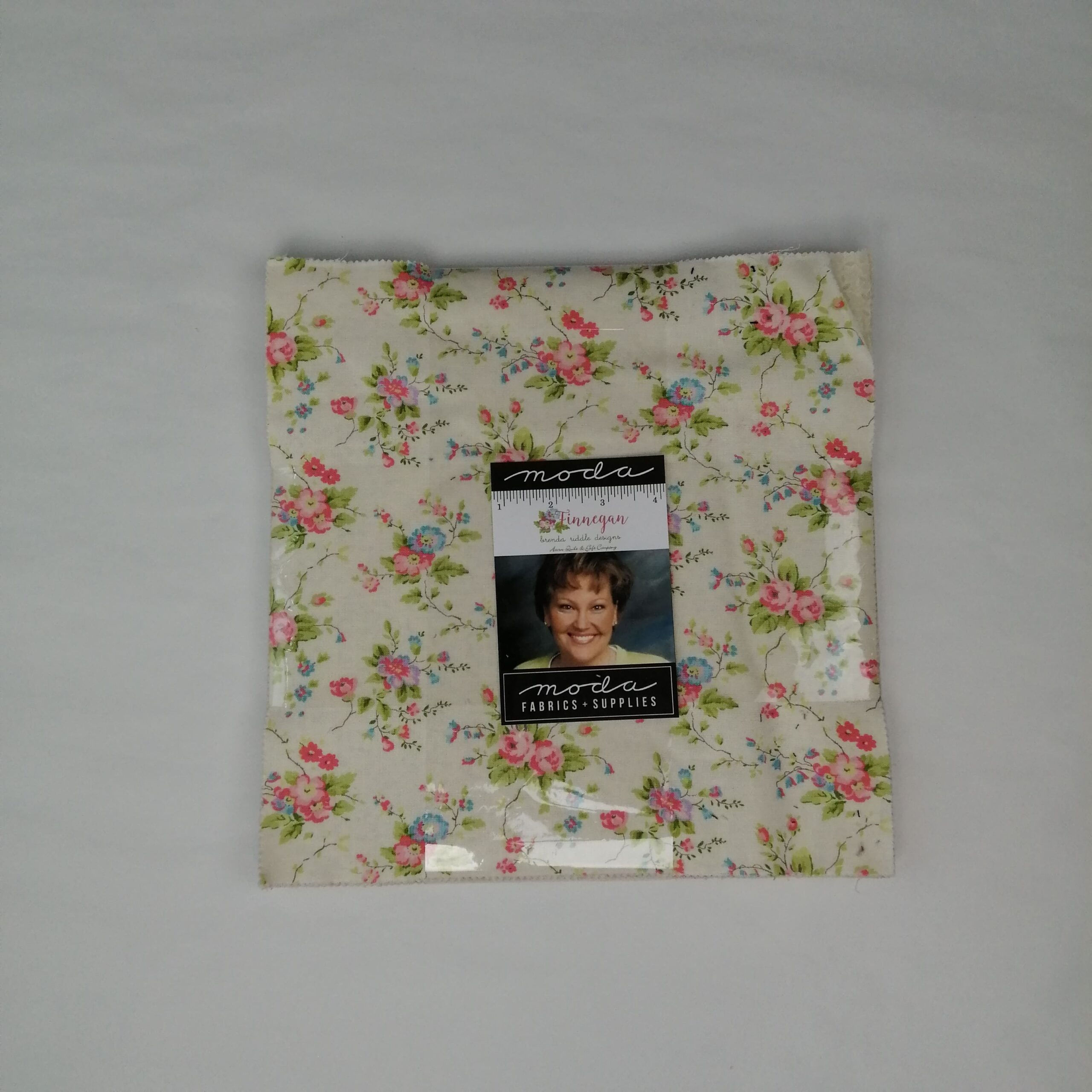 Wallpaper #tPu2hJcBx-Hc5Y20nq-1189 Layer Cake Finnegan Brenda Riddle Designs Agomagico