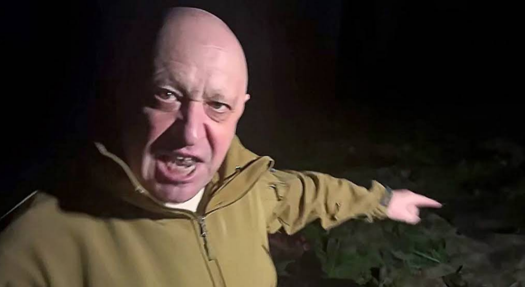 Wallpaper #nLgf2JIBJvJKYCmEN-Zo142 Prigozhin Pointing Memes Imgflip
