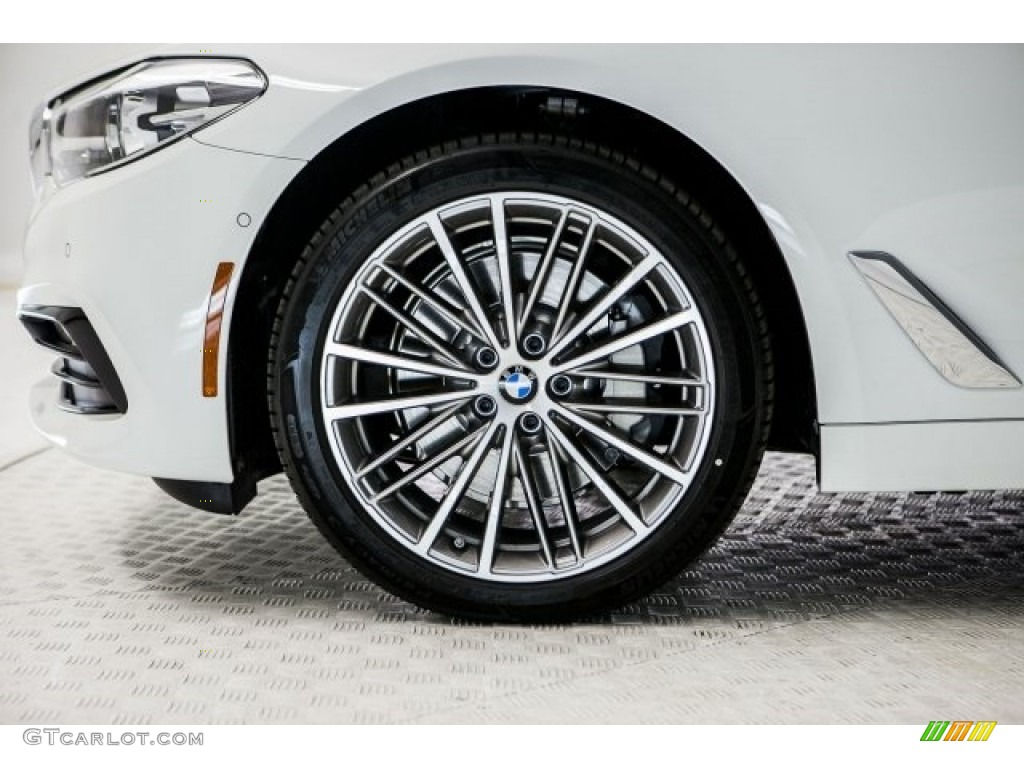 Wallpaper #-32y8Y4Bnwiau_P6jgkI36 2017 BMW 5 Series 530i Sedan Wheel Photo 119379487 Gtcarlotcom