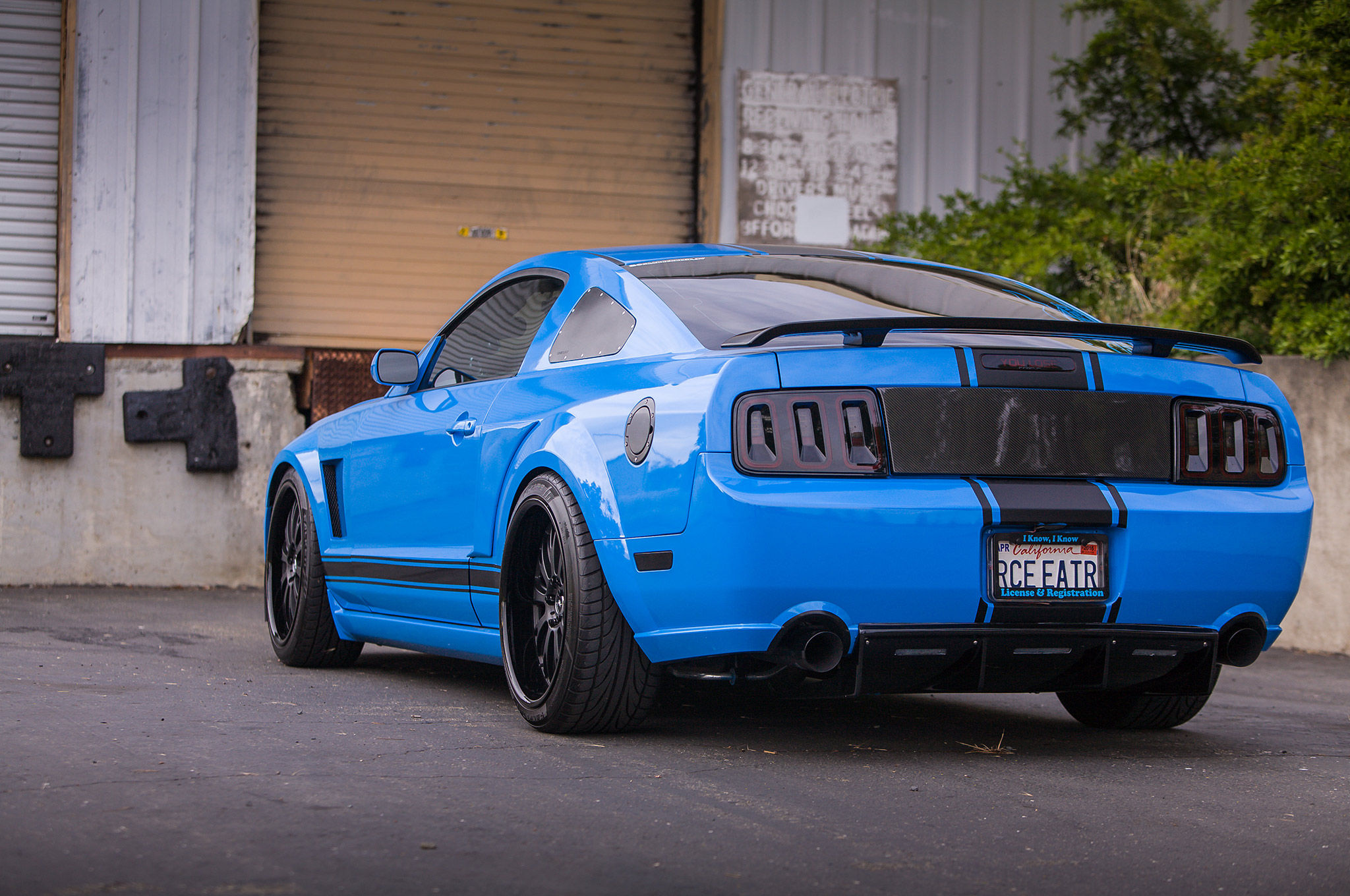 Wallpaper #BGjjFpMBSpphPi3-kQ39100 A Grabber Blue Three Valve 2005 Ford Mustang GT Built for Show Go