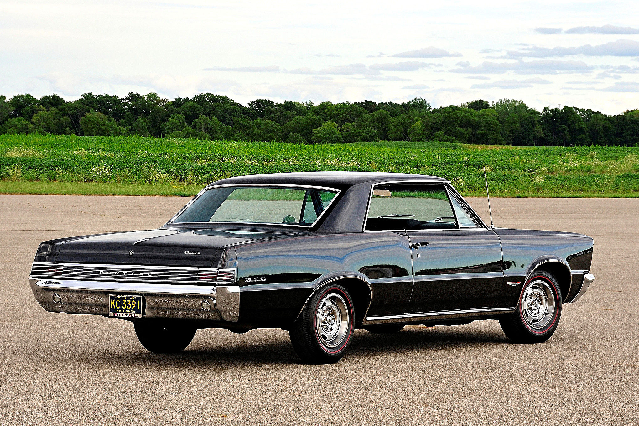 Wallpaper #29d54 1974 Pontiac Ventura Sprint Mine Was Dark Blue with Two Tone Strips