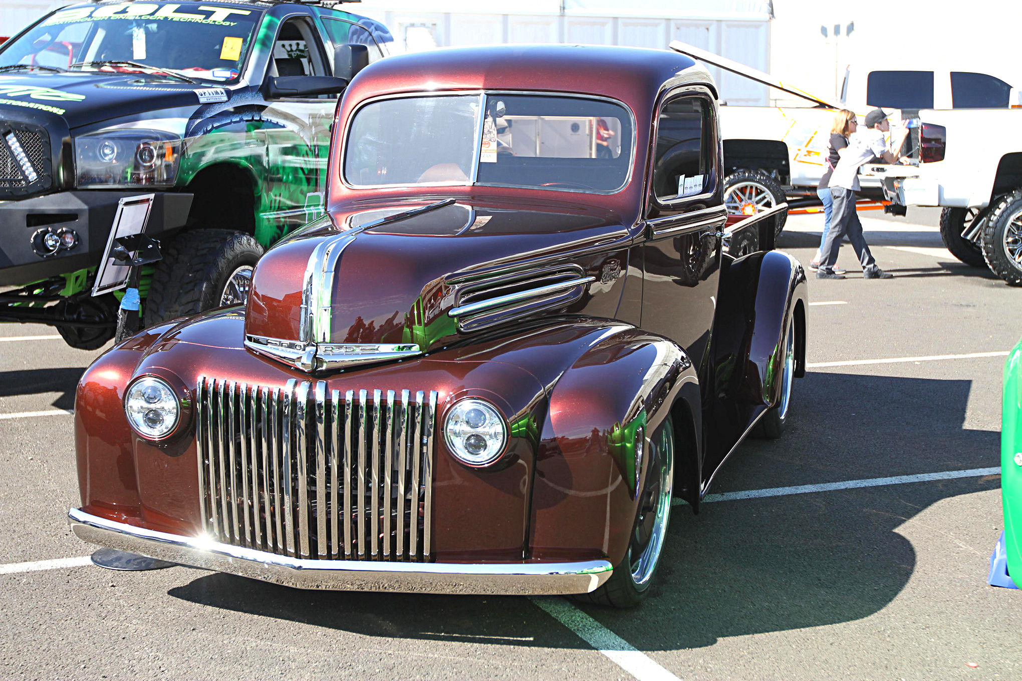 Wallpaper #iVhvNJMBzN9vxX346DxF95 60 Gorgeous Classic Trucks from the Floor of the Sema Show Tensema16