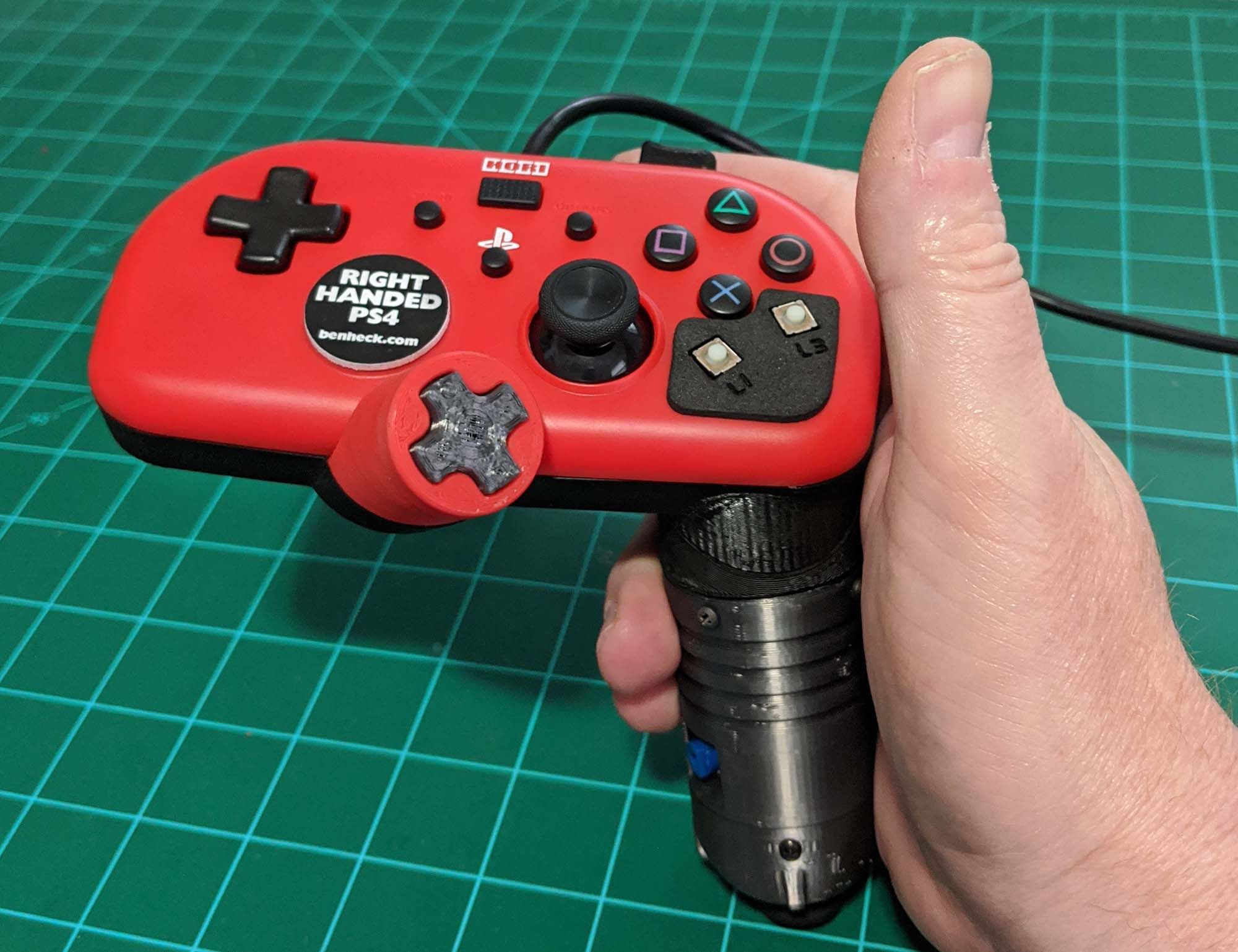 Wallpaper #tmjAG5MBSpphPi3-gSCS237 Right Handed Version of the Controller