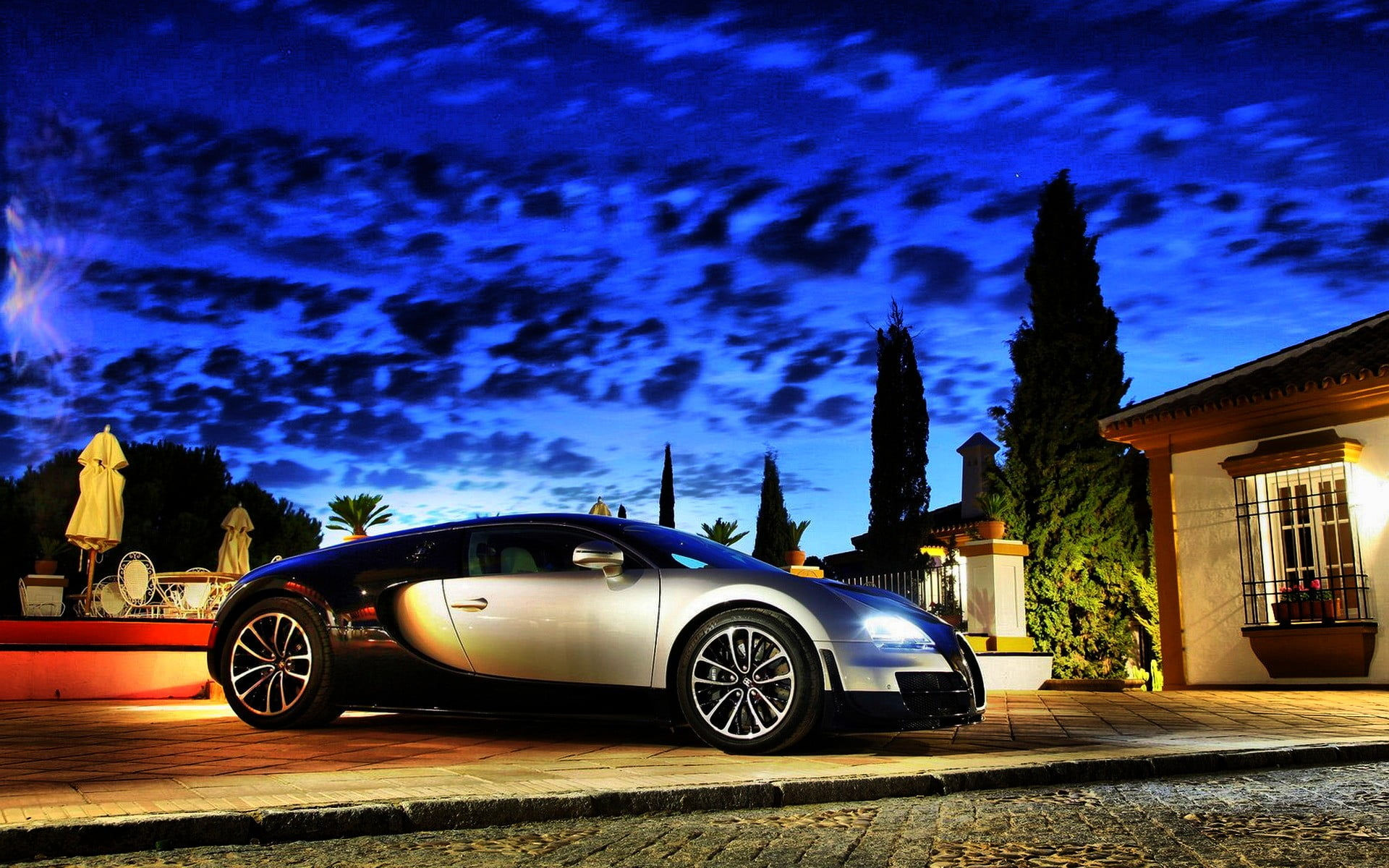 Wallpaper #OGhGGZMBSpphPi3-Uhb91 Black and White 5 Door Hatchback Car Bugatti Veyron HD Wallpaper