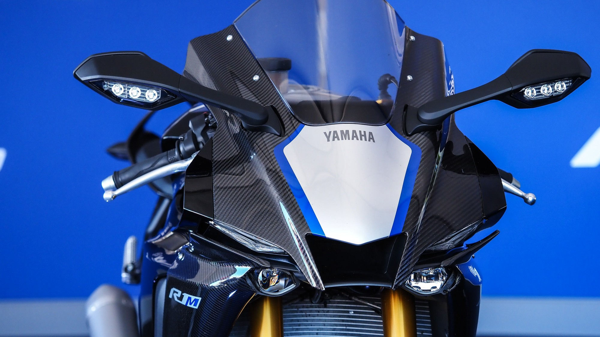 Wallpaper #6hymQJMB8JfcLg2JZvYm61 Yamaha R1 M1 El Mito Cada Dia Mejor Directomotor