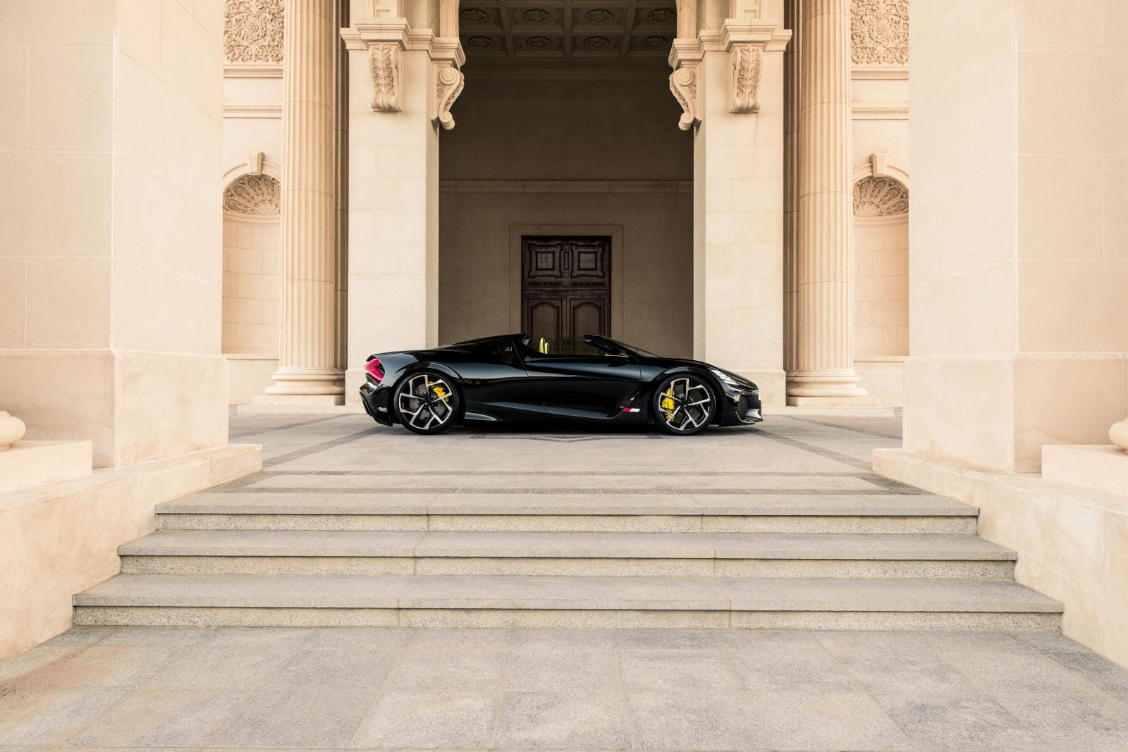 Wallpaper #L2e38ZIBSpphPi3-am2y295 Bugatti W16 Mistral Makes Its Way to Riyadh Flagship Showroom Por
