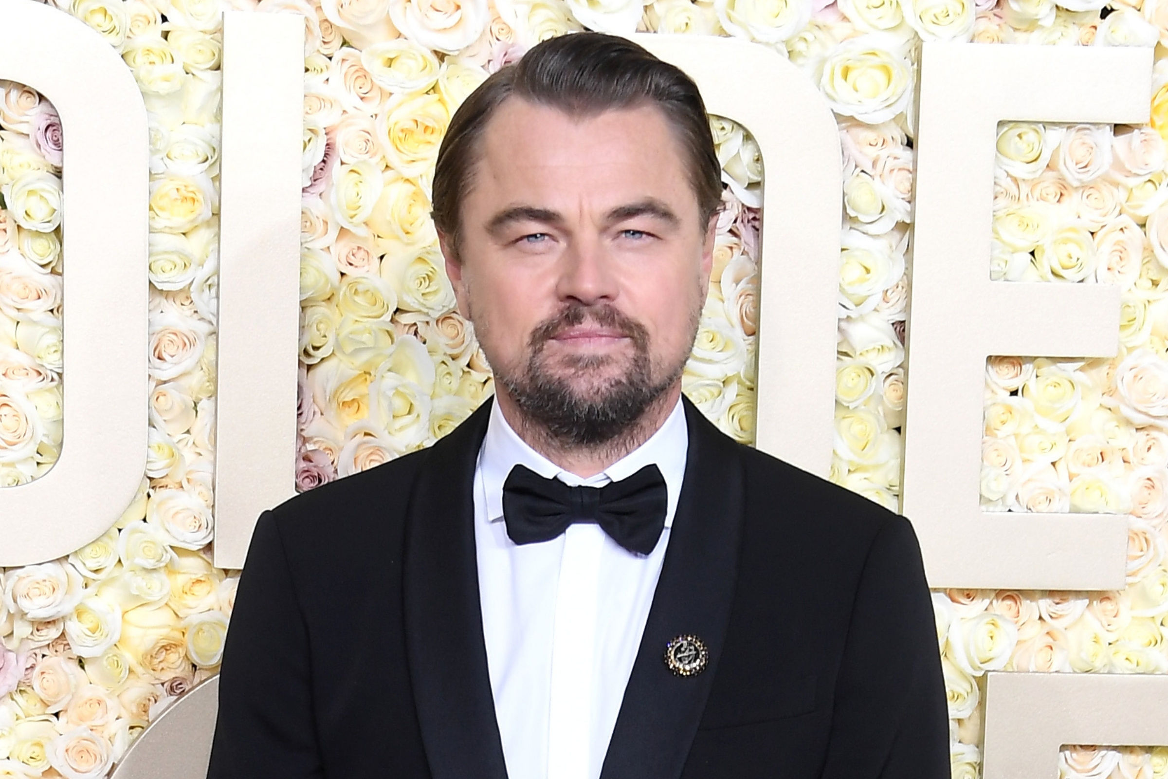Wallpaper #mGd7A5MBSpphPi3-cLM796 Leonardo Dicaprios Sweet Awards Season Gesture Goes Viral Newsweek