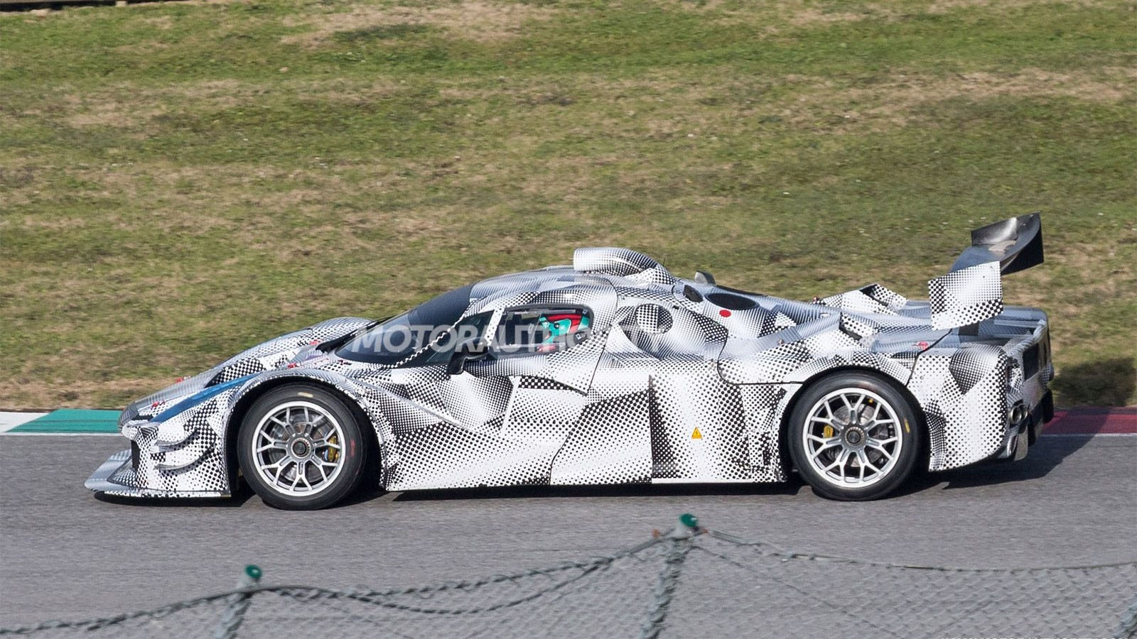 Wallpaper #5e8LTJMBMN-XEVvVYDwp356 Mystery Ferrari Race Car Prototype Spy Shots