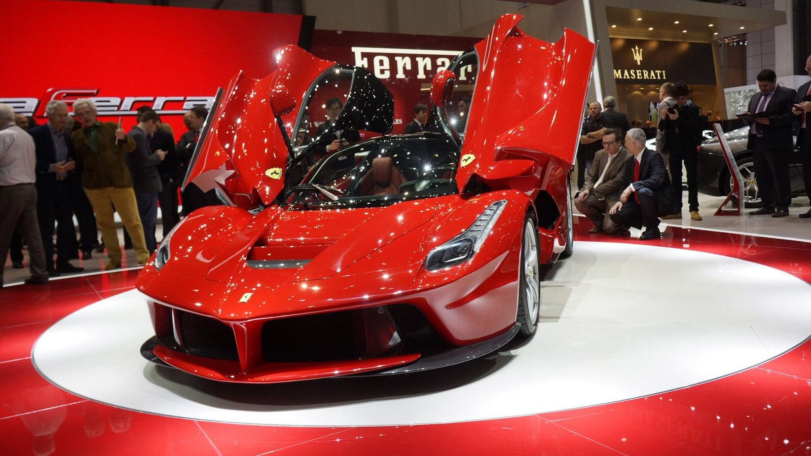 Wallpaper #IamqKZMBMYaX5LKBcdT3293 Laferrari Supercar Live Photos and Videos from Geneva