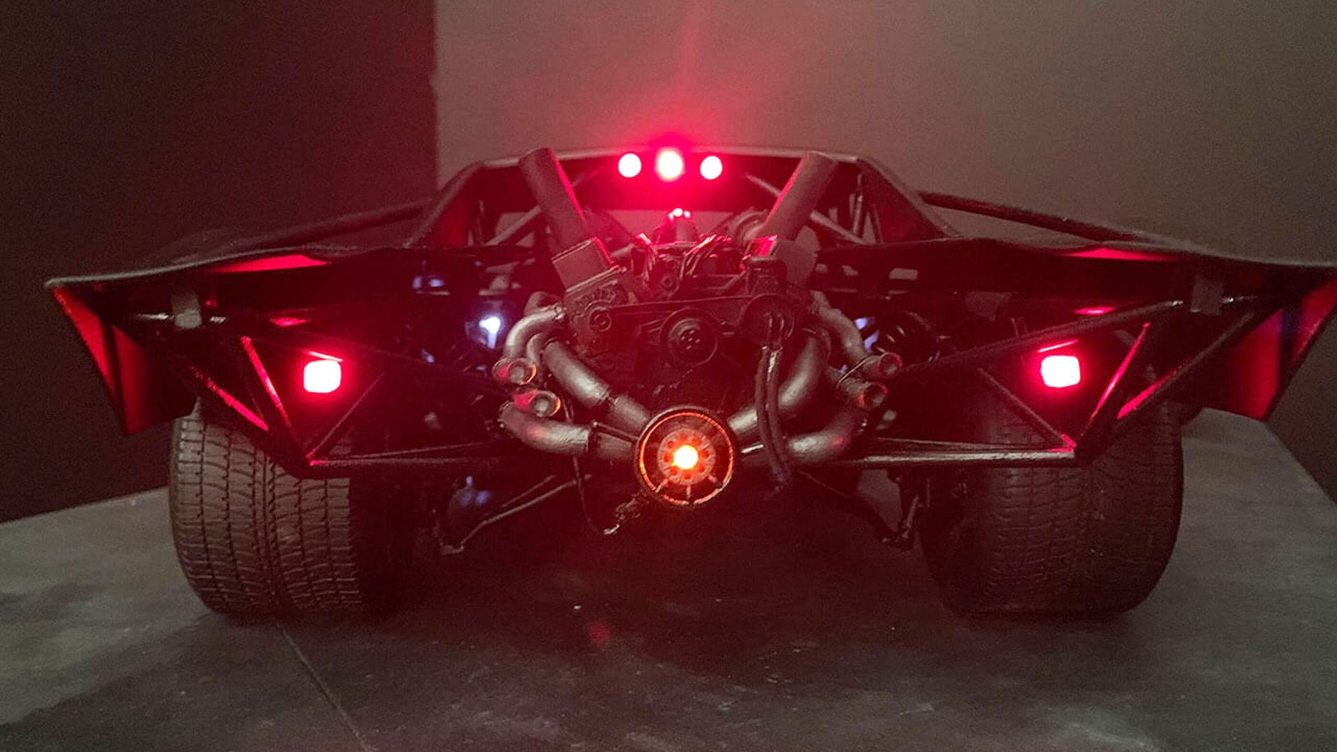 Wallpaper #xhn_Oo8BtGB6xQ78jq4u48 The Batman Batmobile