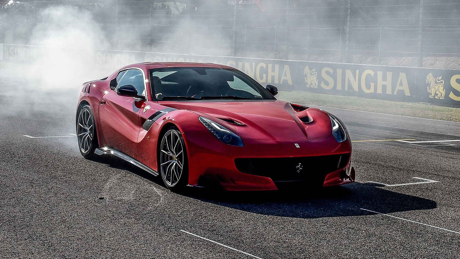 Wallpaper #xBkmI48BtGB6xQ78QoPM32 Ferrari F12 Tdf Hits the Track Video