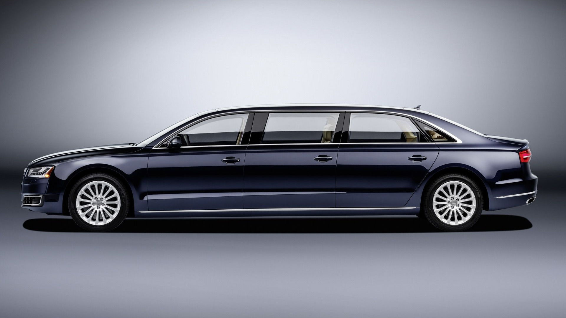 Wallpaper #2Wcs-JIBSpphPi3-e4hq341 Audi Rolls Out 21 Foot 6 Door A8 L Extended