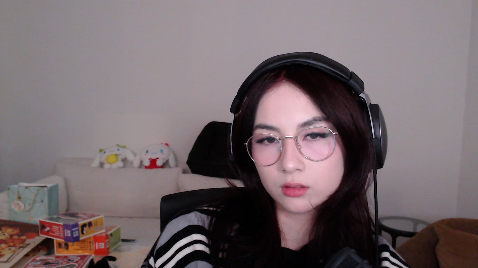 Wallpaper #Kmfl6JIBSpphPi3-WD_v112 Lilypichu Face Reveal