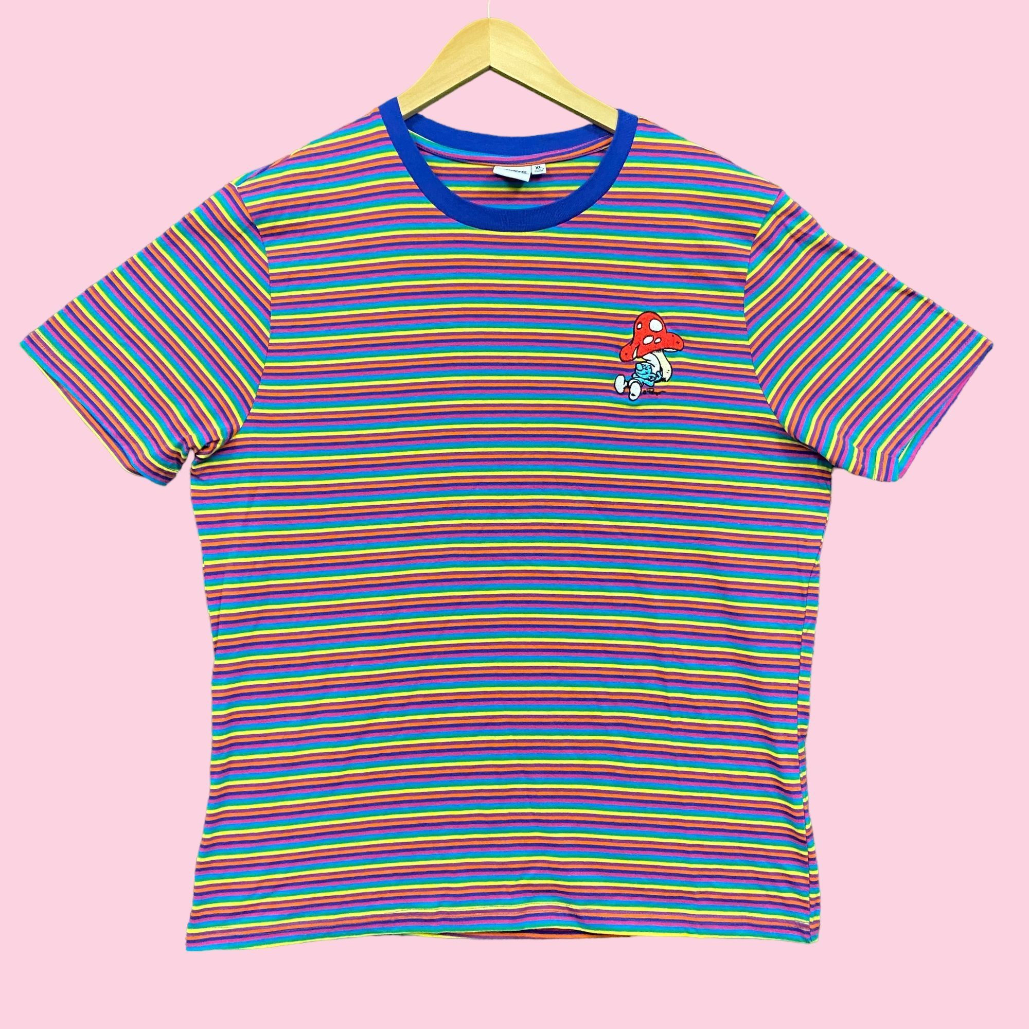 Wallpaper #jmdi6pIBSpphPi3-iEY-396 Universal Studios the Smurfs Grouchy Smurf Stripped Cartoon Tee Xl