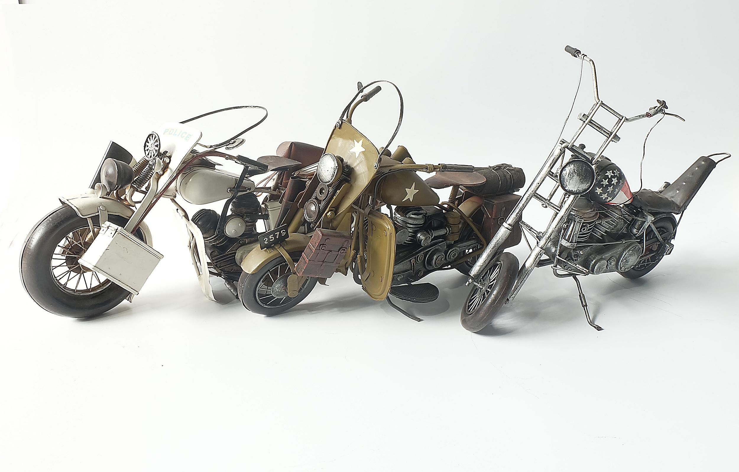 Wallpaper #qmd-DJMBSpphPi3-ad6B236 Three Tin Models of Classic Motorbikes Lot 1092974 Allbids