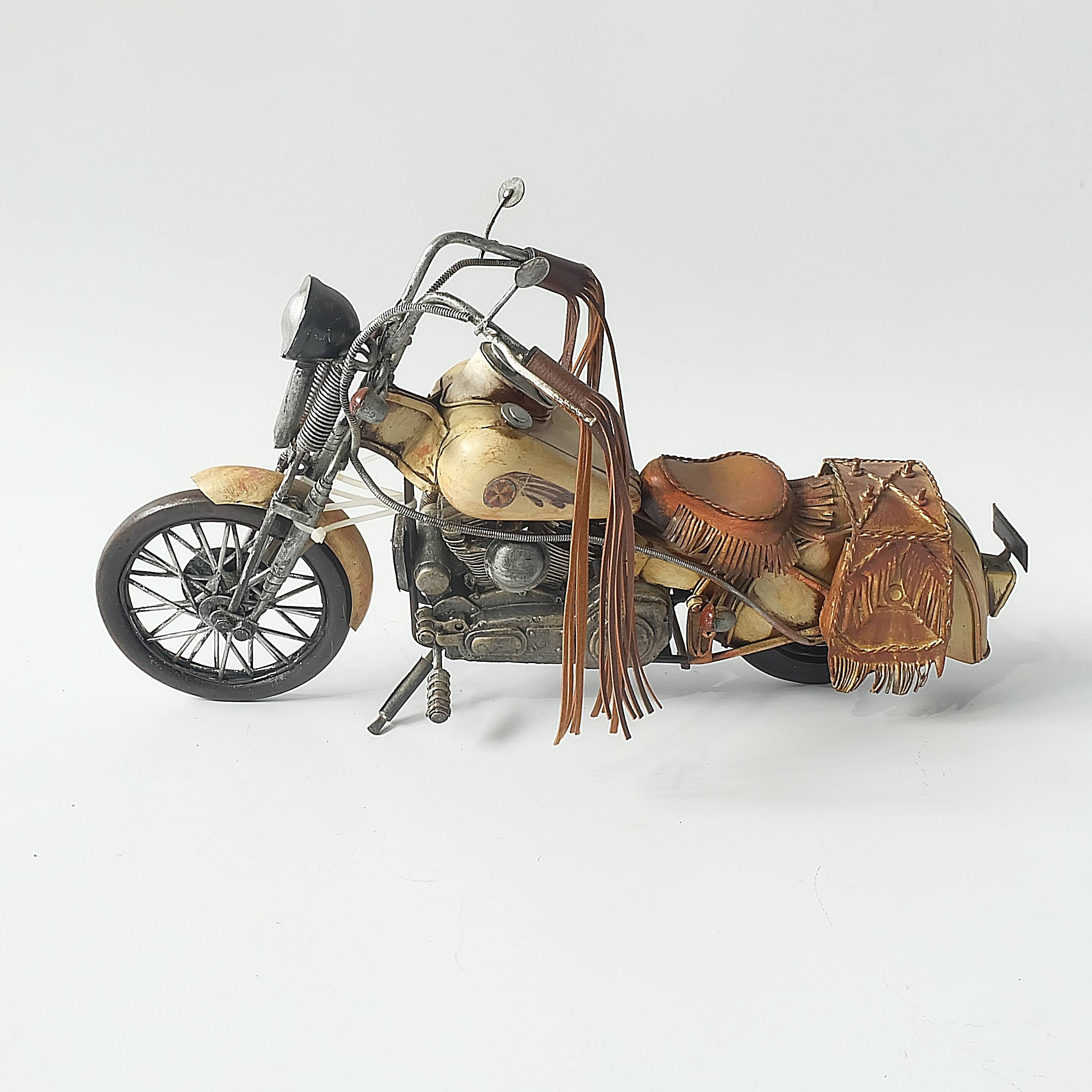Wallpaper #qmd-DJMBSpphPi3-ad6B385 Three Tin Models of Classic Motorbikes Lot 1092975 Allbids