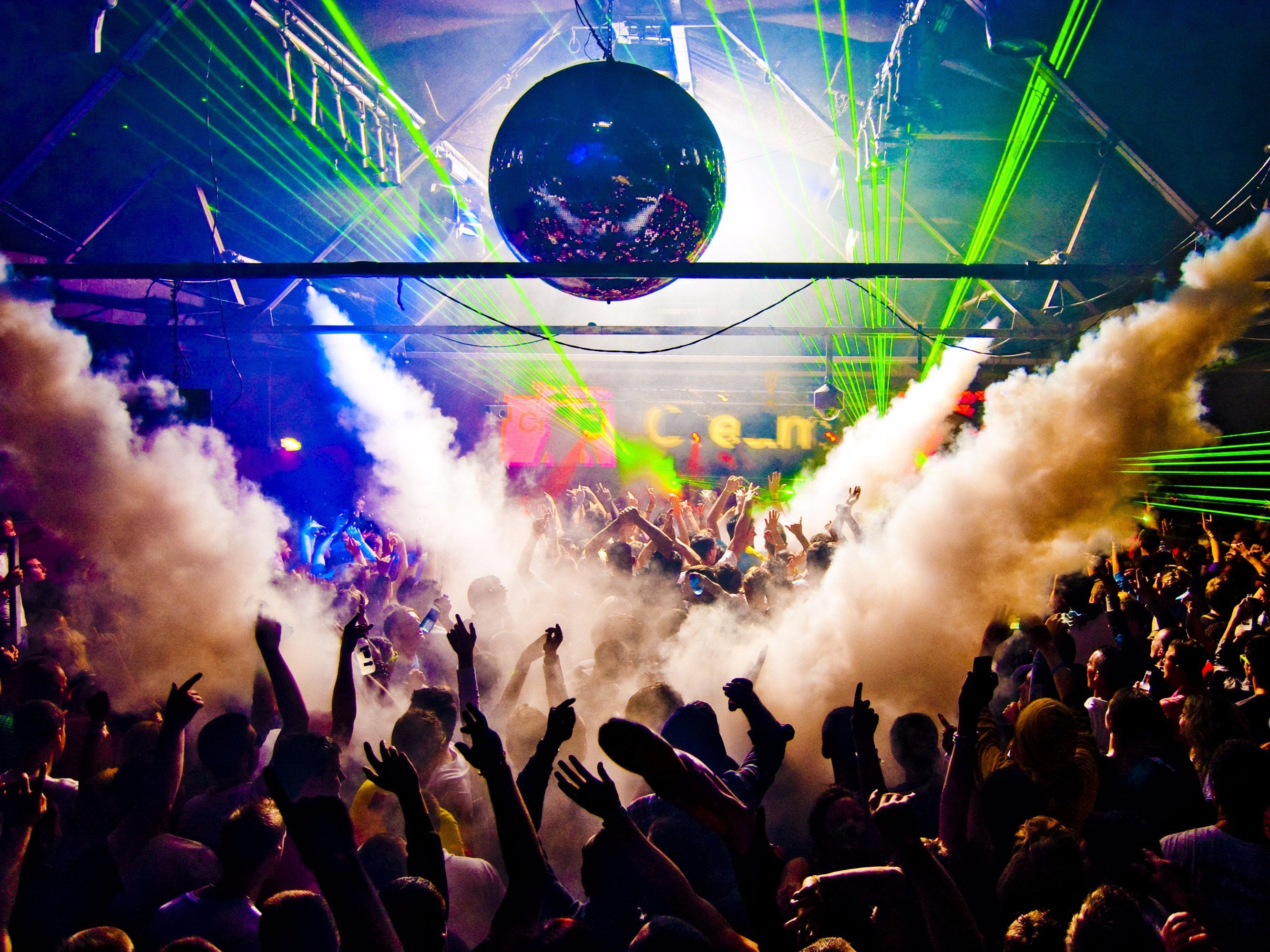 Wallpaper #3h0WLZMBlOZrFDOk987p47 Baile Discoteca Humo Fiesta Wallpapers HD Desktop and Mobile