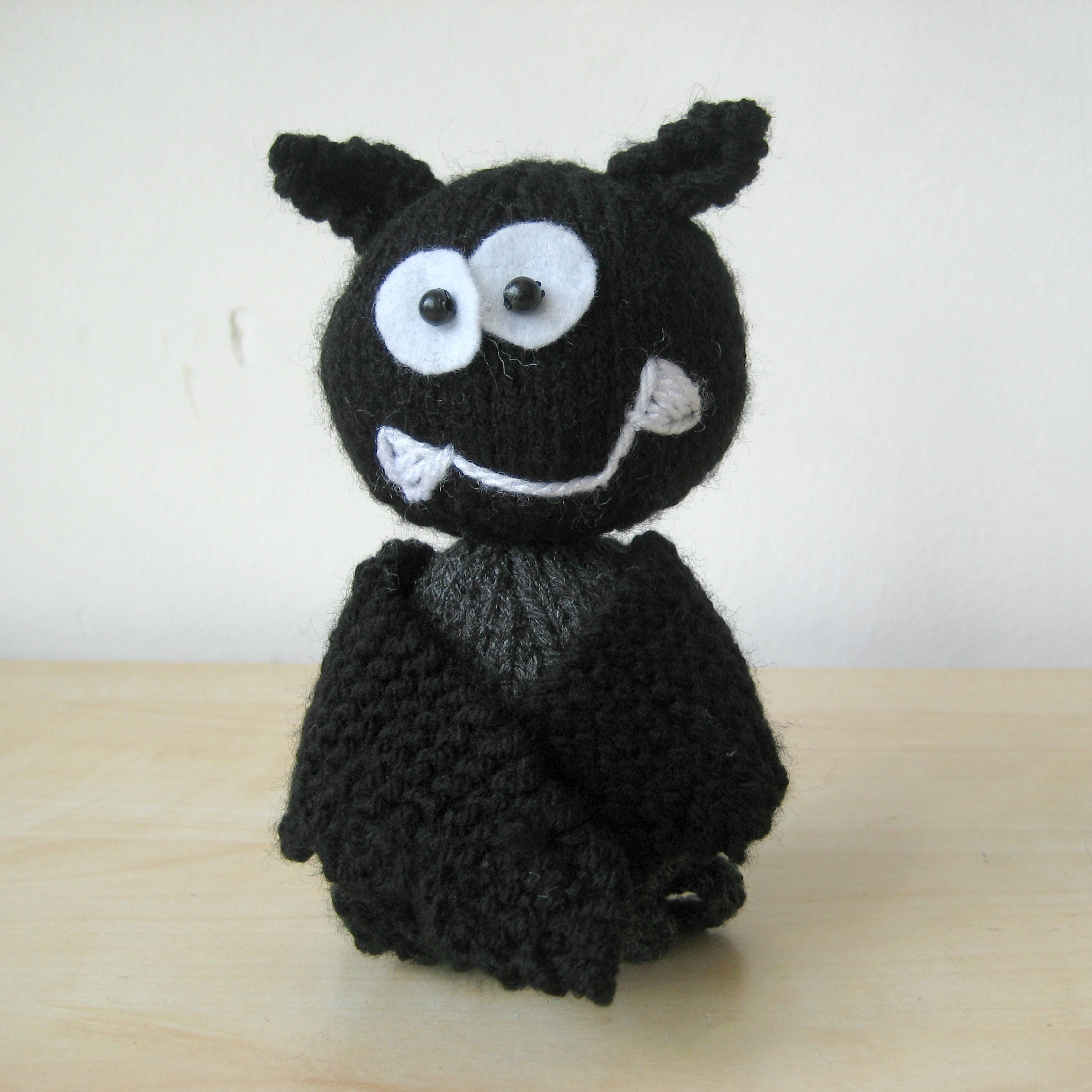 Wallpaper #hmeI95IBSpphPi3-uIae306 Billy the Bat Toy Knitting Pattern on Luulla