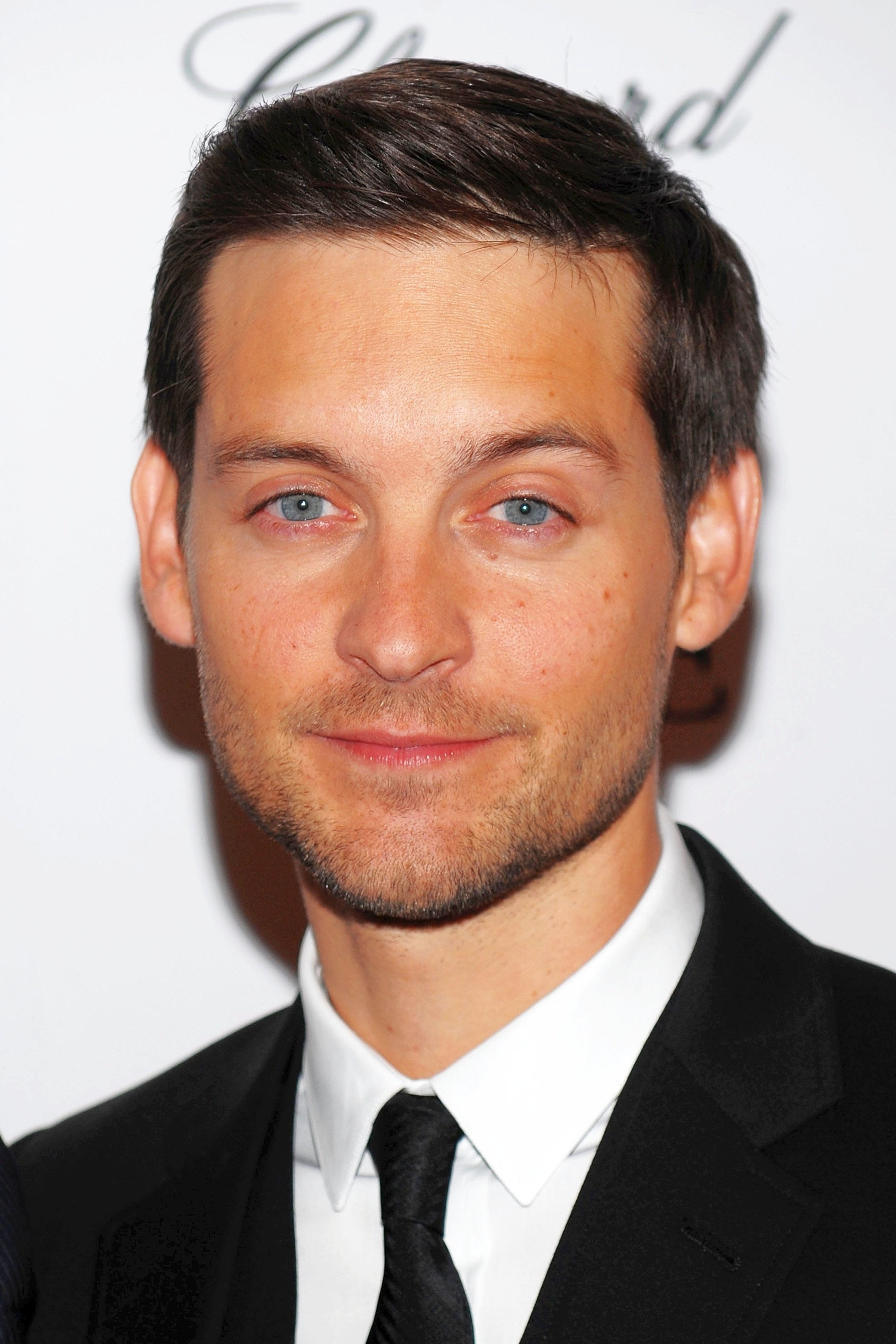 Wallpaper #8Wdn7pIBSpphPi3-VFzg82 Tobey Maguire How Much Money Makes Tobey Maguire Net Worth Perry