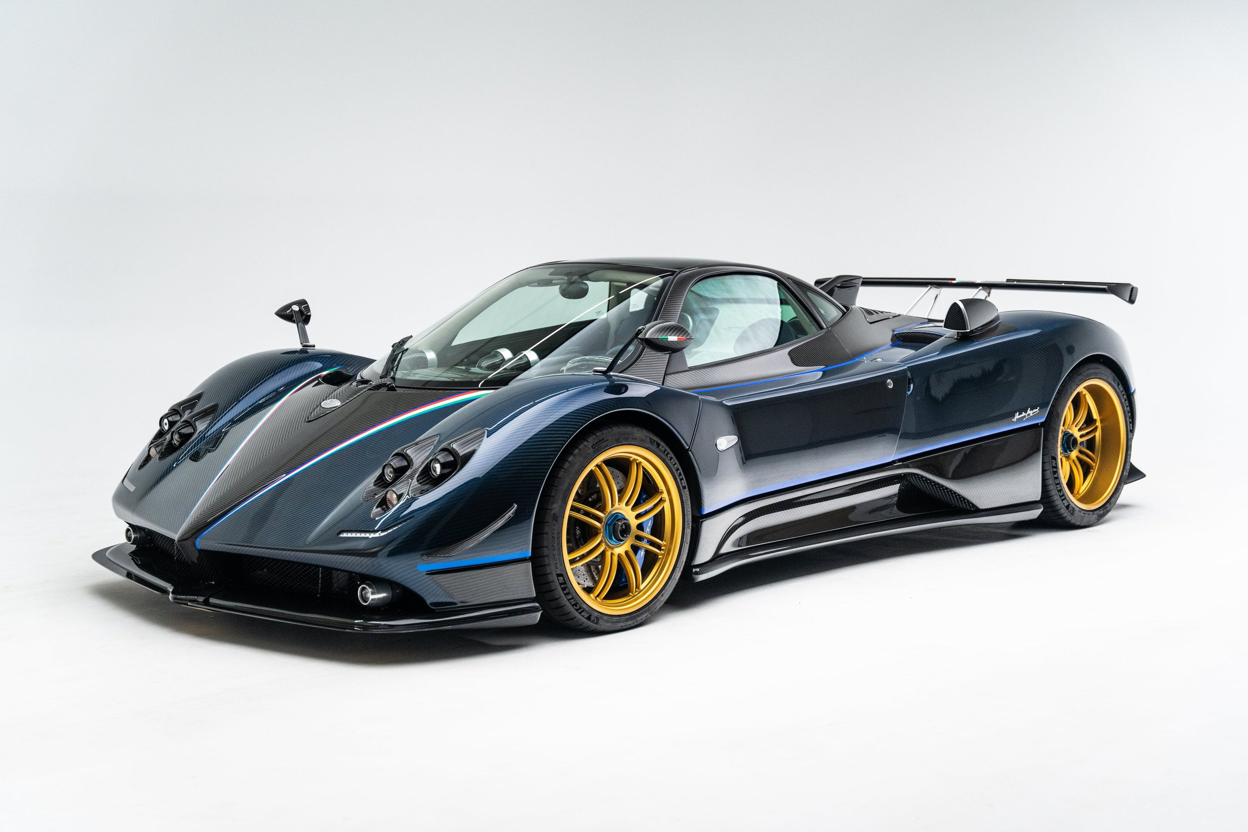 Wallpaper #u2fDApMBSpphPi3-orAs10 Vehicle Spotlight 2010 Pagani Zonda Tricolore Petersen Automotive