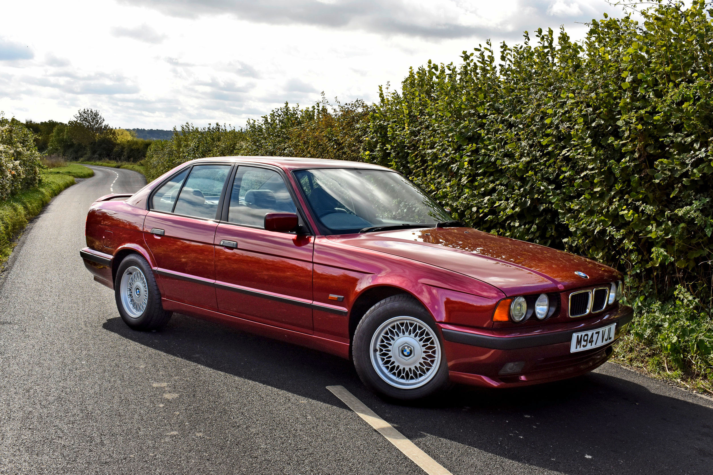 Wallpaper #QxnVGI8BtGB6xQ78mnIC51 Ouf 37 Listes De E34 Initially Launched as a Sedan in January 1988