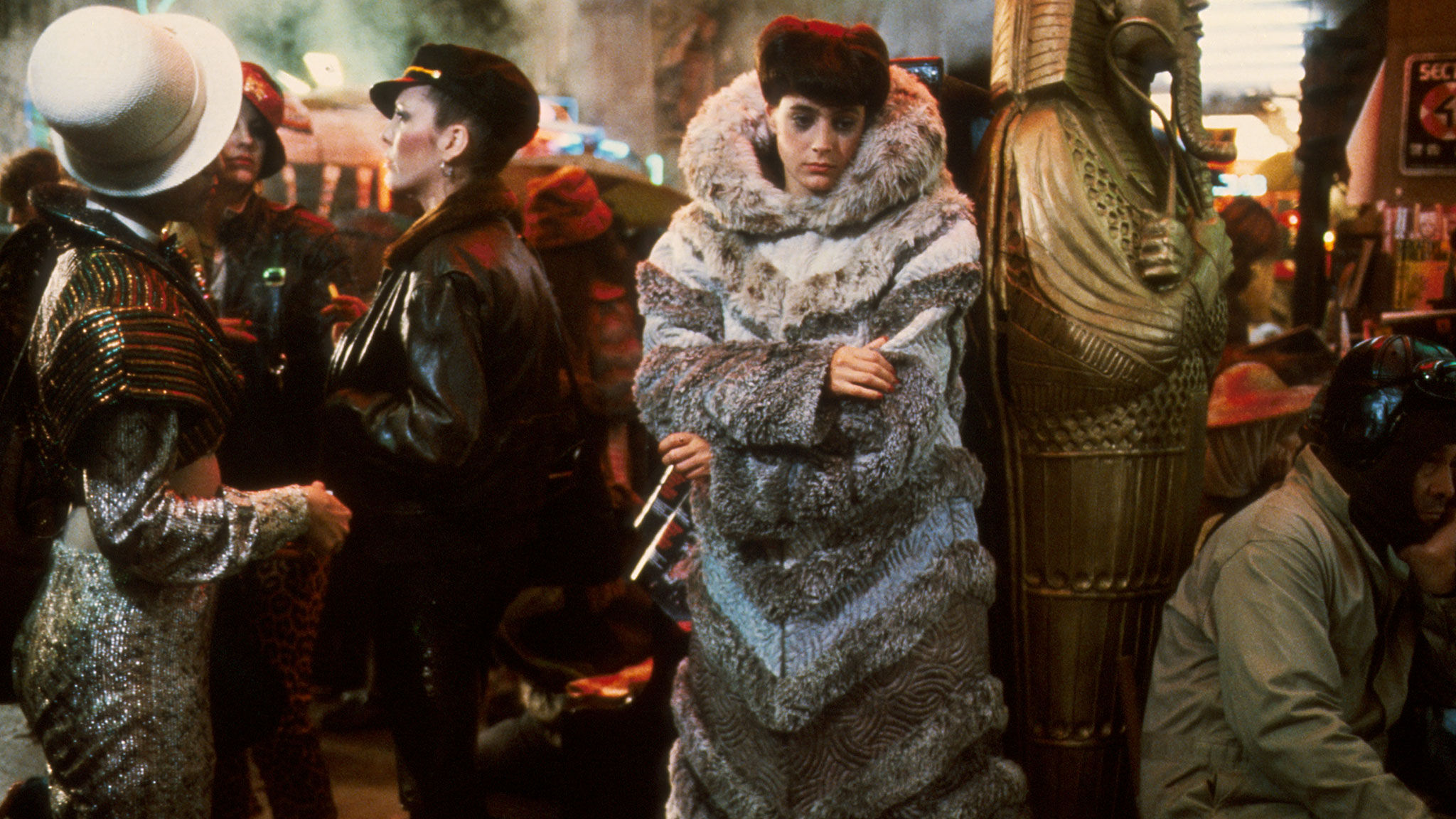 Wallpaper #B2cg7JIBSpphPi3-GlF2185 The Fashion of Blade Runner More Human Than Human Perspex