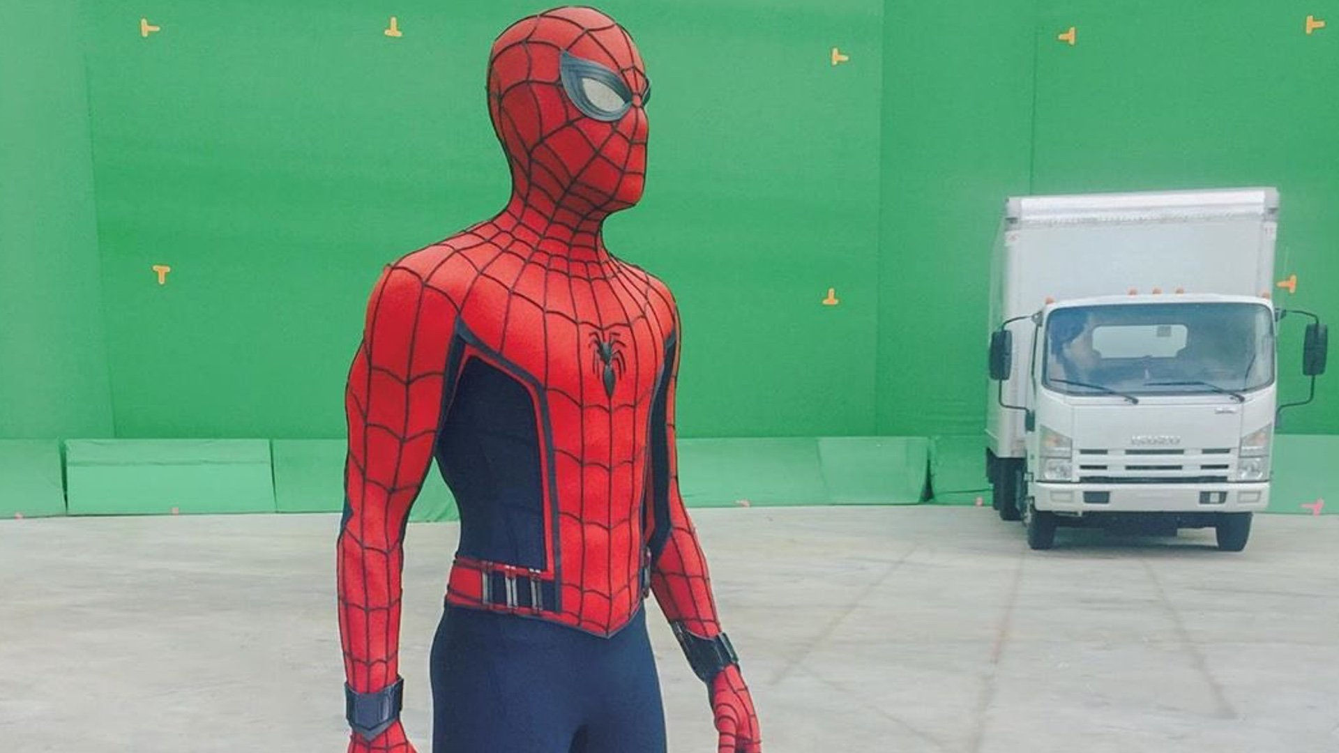 Wallpaper #eGgBHJMBSpphPi3-MyE_262 Photos of Tom Hollands Original MCU Spider Man Costume Resurface and