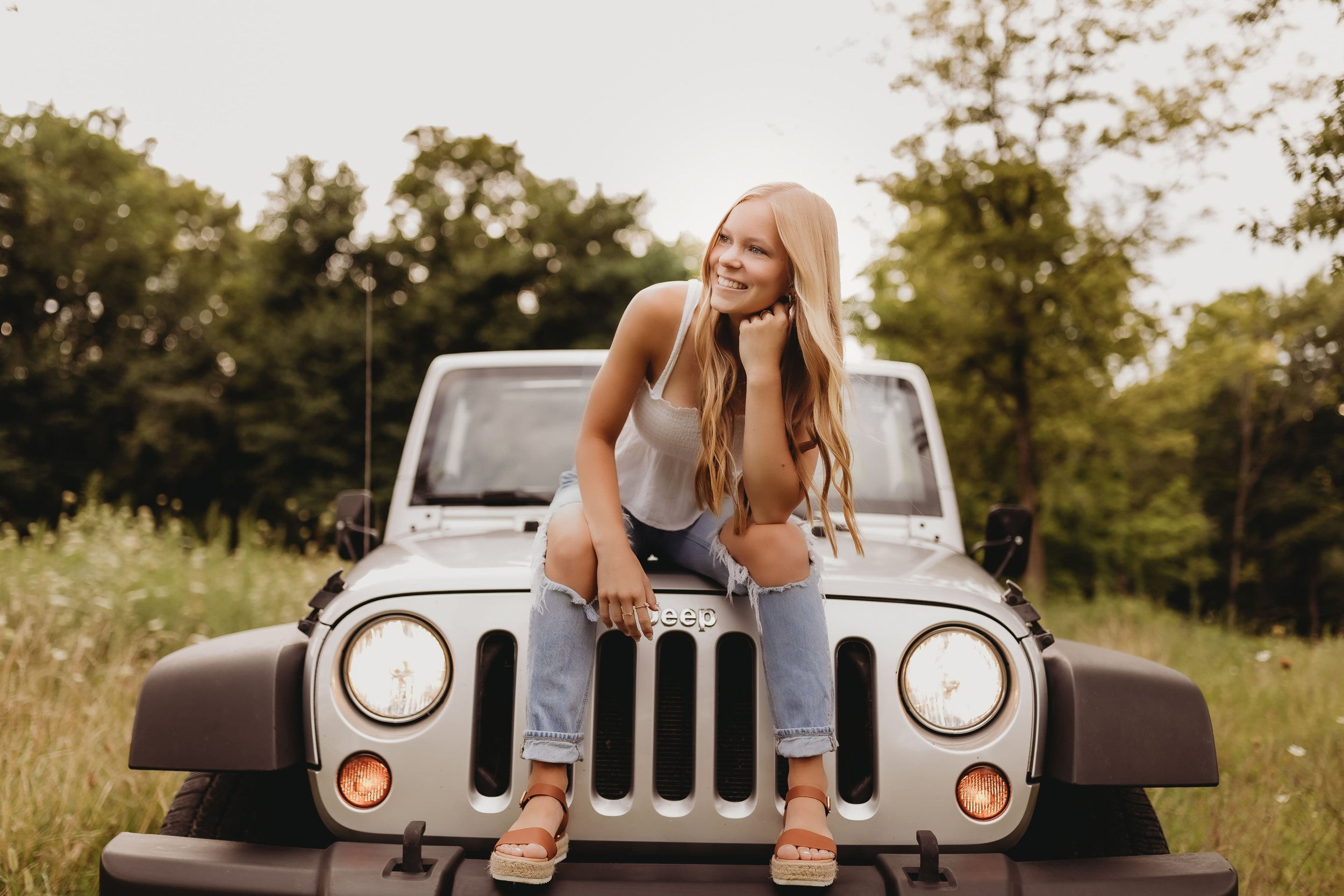 Wallpaper #5We565IBSpphPi3-V00y1 Senior Portraits Jeep Senior Picture Always Flourishing