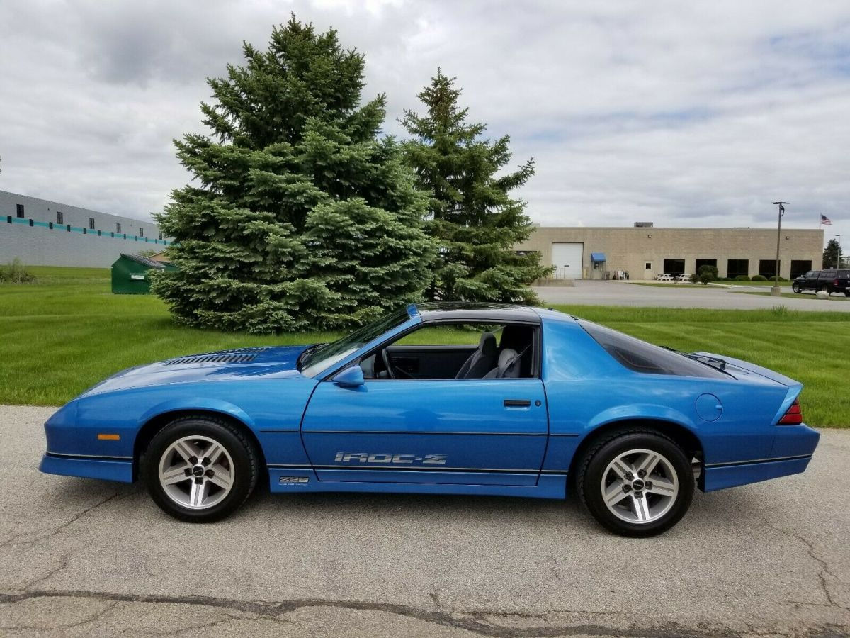 Wallpaper #jTUHk5cBk_lpvpaliJVd63 1985 Chevrolet Camaro Iroc Z28 3896 Original Miles for Sale